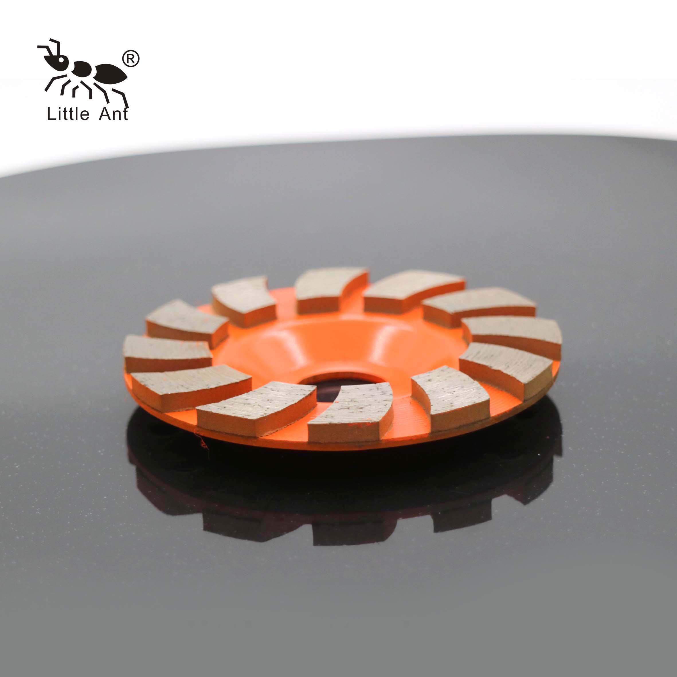 Bánh mài bê tông kim cương được sơn bằng kim loại bán chạy nhất để mài bê tông và đá.